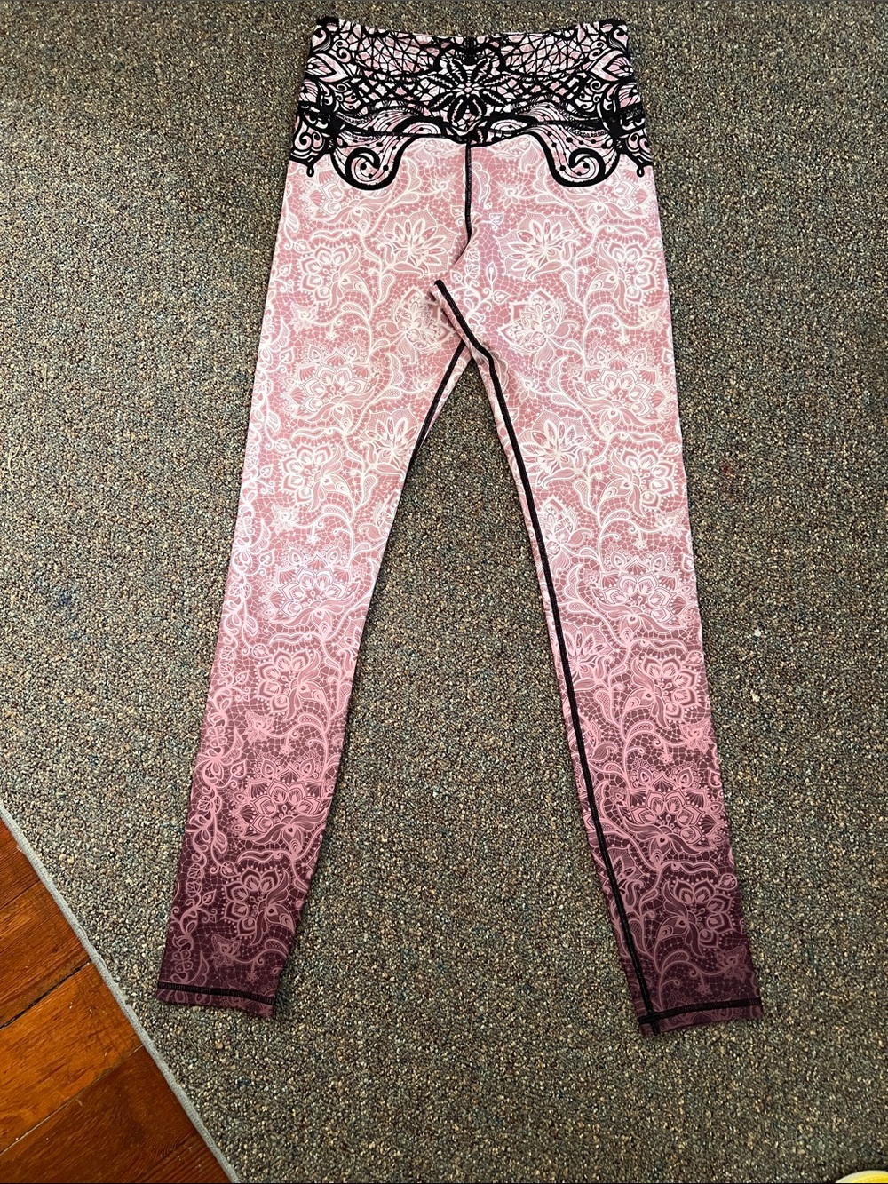 Women's Pink Ombre Lace-Print Leggings